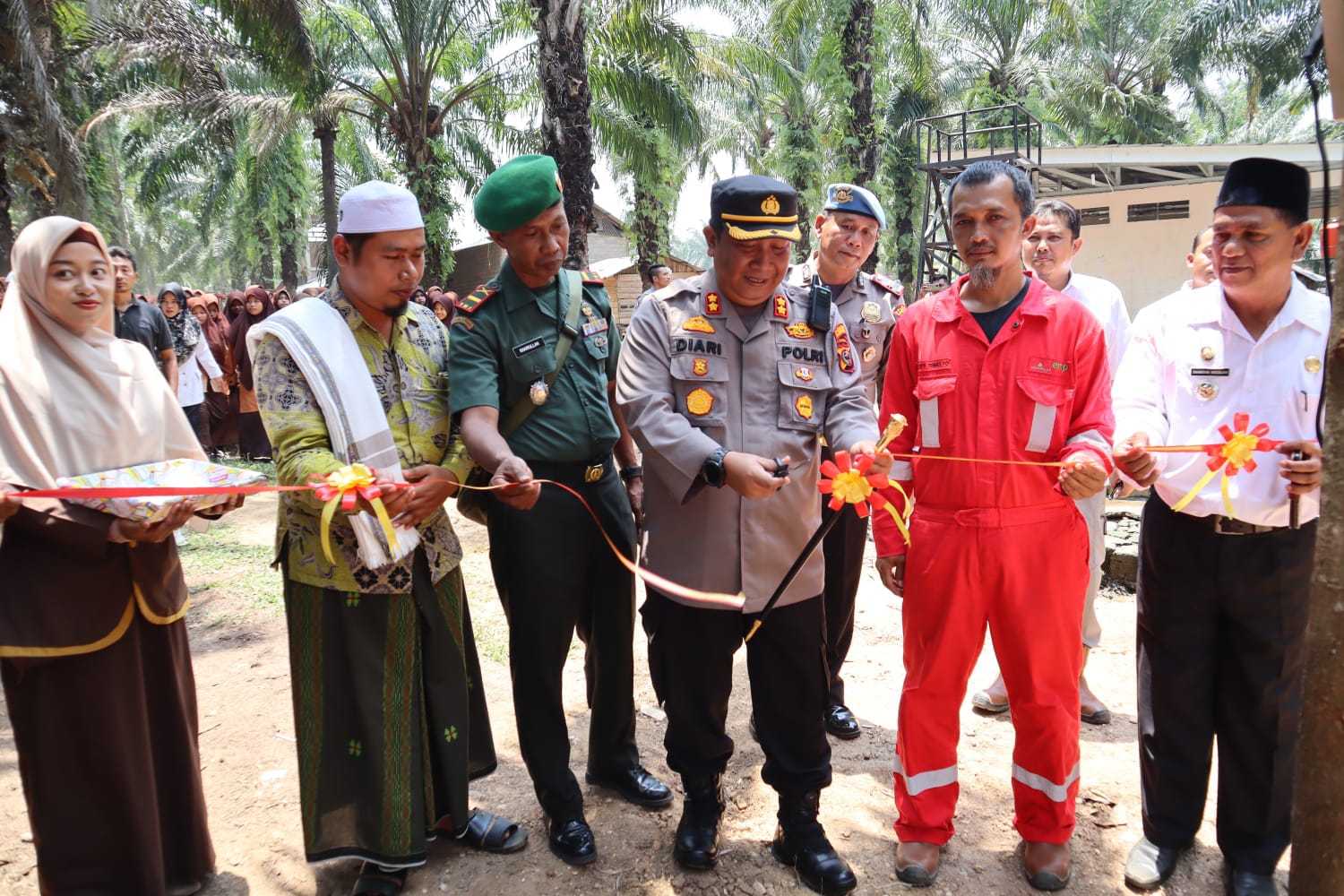 Ponpes Dinul Khoiriah Terima Bantuan Sumur Bor dan Pompa Air Dari Polres Palas