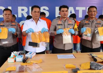 Kapolres Batubara AKBP Taufiq Hidayat Thayeb didampingi Kasat Narkoba Polres Batubara AKP Fery Kusnadi, Selasa (4/6/2024).