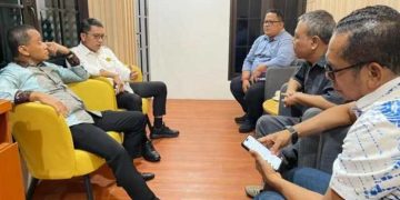 Foto pertemuan Muhammad Makmum, Fakhruddin dan Menteri Bahlil.
