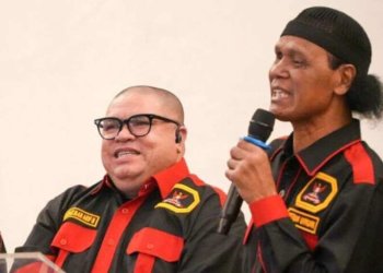 Ketua Umum DPP Grib Jaya, H Hercules Rozario De Marshal, bersama Juru Bicara sekaligus Kepala Bidang Komunikasi Publik DPP GRIB Jaya, Razman Arif Nasution.