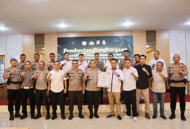 Kapolres Padangsidimpuan terima penghargaan dari LPA.