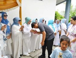 Gubernur Sumut Bobby Nasution Saksikan Penyembelihan Hewan Kurban di Kampung Nelayan