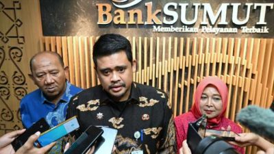 Gubernur Sumut, Bobby Nasution saat sesi wawancara usai Rapat Umum Pemegang Saham (RUPS) Luar Biasa PT. Bank Sumut di Ruang Rapat lantai 3 Kantor Pusat Bank Sumut, Jalan Imam Bonjol, Medan, Selasa (3/6/2025).