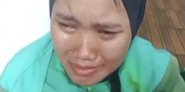 Wanita pengemudi ojol ditabrak angkot, motornya dicuri